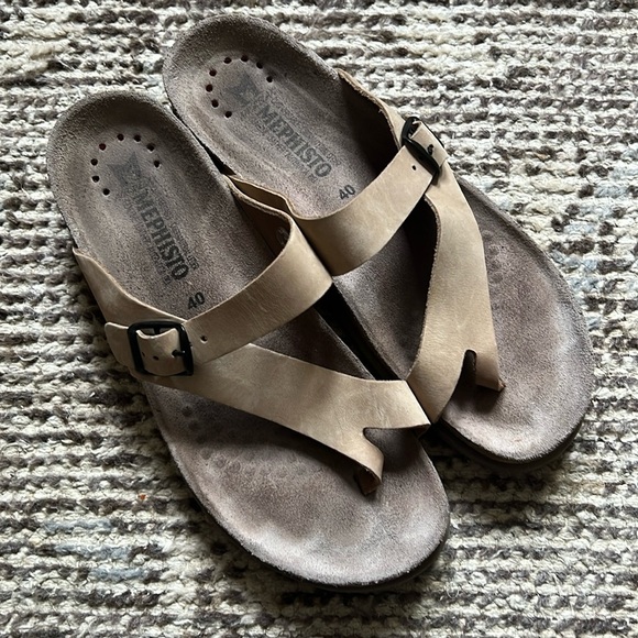 Mephisto Helen Sandals Beige Leather Sz 40 US 9.5 - 10 EUC - Picture 1 of 7